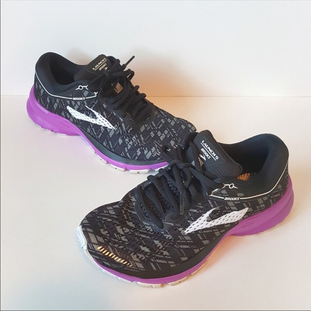 Brooks Launch 5. Size 6.